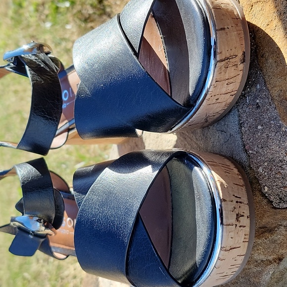 NWOT AEROSOLES LEATHER ZEPHYR PLATFORM SANDAL - Picture 4 of 11